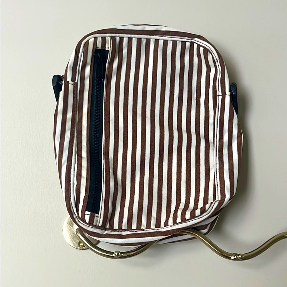 Baggu Sport Crossbody in Brown Stripe.
